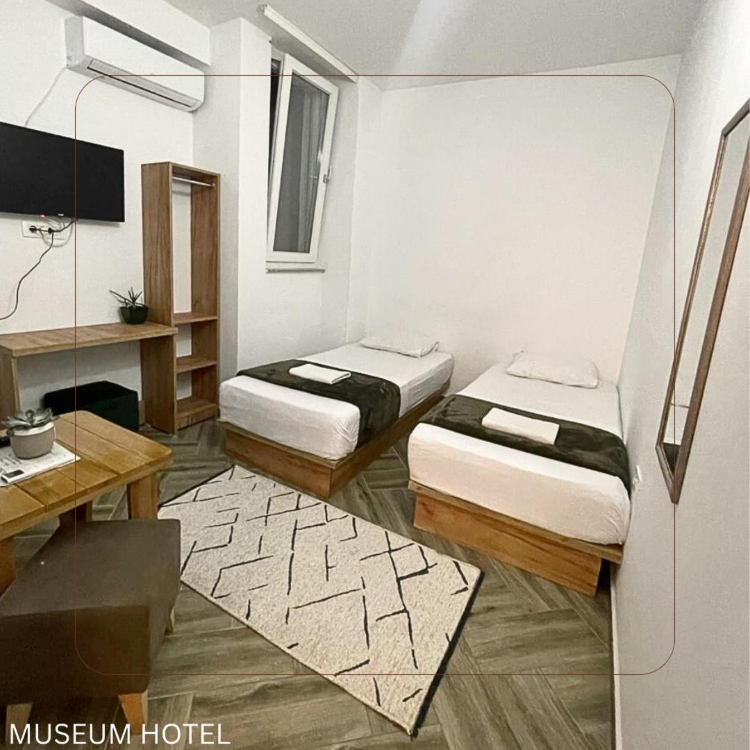 Museum Hotel Prishtinë Bilik gambar