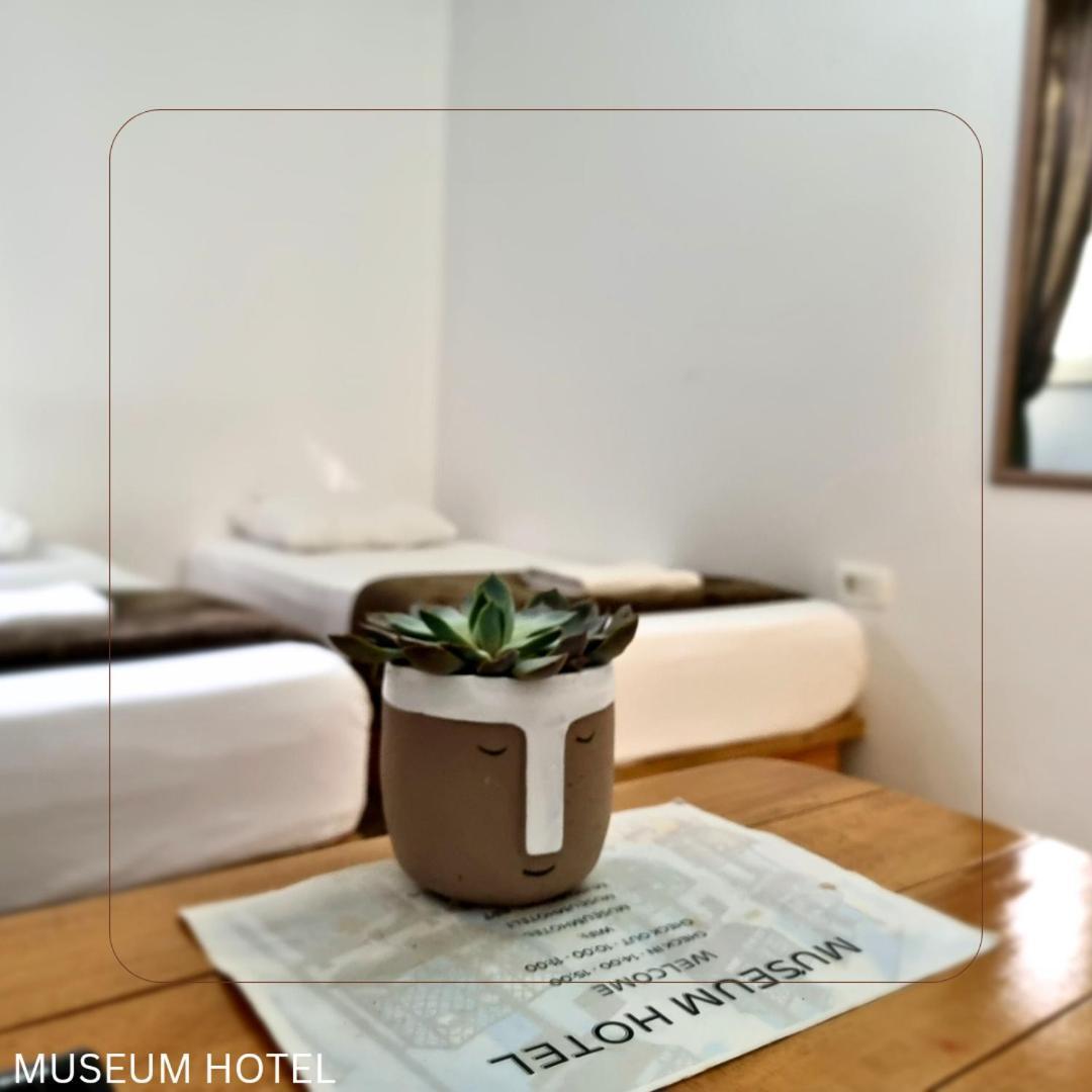 Museum Hotel Prishtinë Bilik gambar
